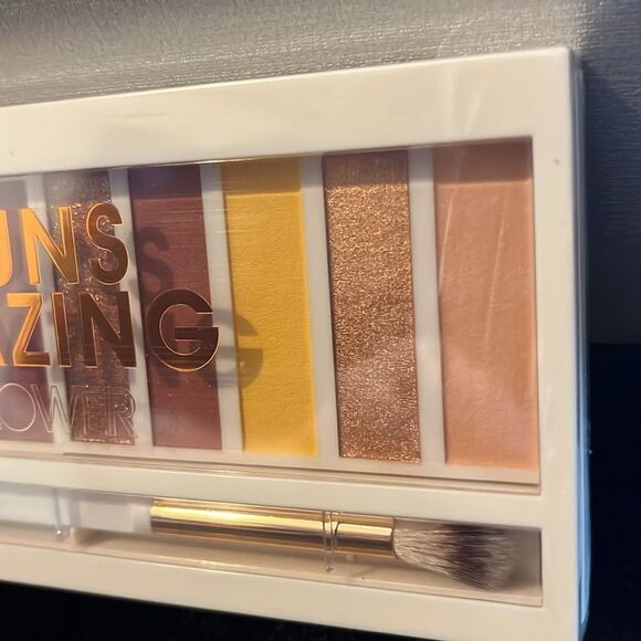 Flower by Drew BarryMore Shimmer & Shade Suns Blazing Eyeshadow Pallet. - Picture 3 of 5